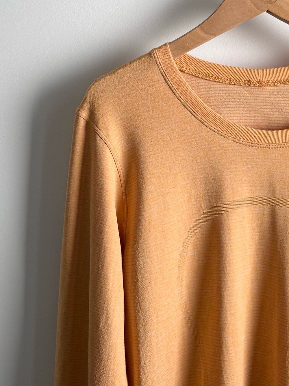 lululemon swiftly relaxed long sleeve - Picture 4 of 16